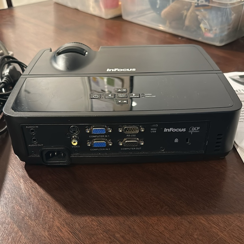 InFocus digital Projector - Picture 7 of 9